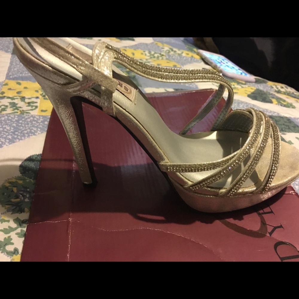 Prom shoes